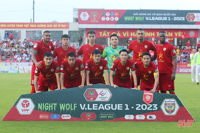 Hà Tĩnh ngược dòng kịch tính trước CLB TP Hồ Chí Minh trong trận cầu 7 bàn thắng