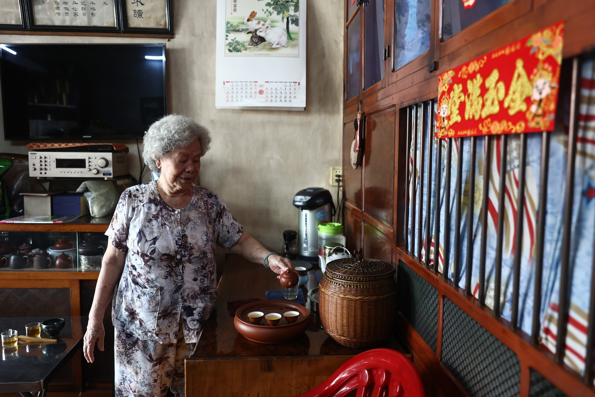 Tiệm trà cổ 70 năm ở TPHCM, giá 10 triệu đồng/kg vẫn hút khách - 4