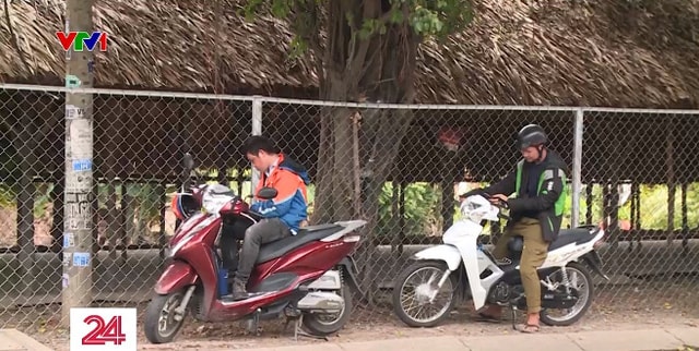 Nghệ sĩ giữa đam mê và thu nhập - Ảnh 1. Nghệ sĩ giữa đam mê và thu nhập - Ảnh 1.
