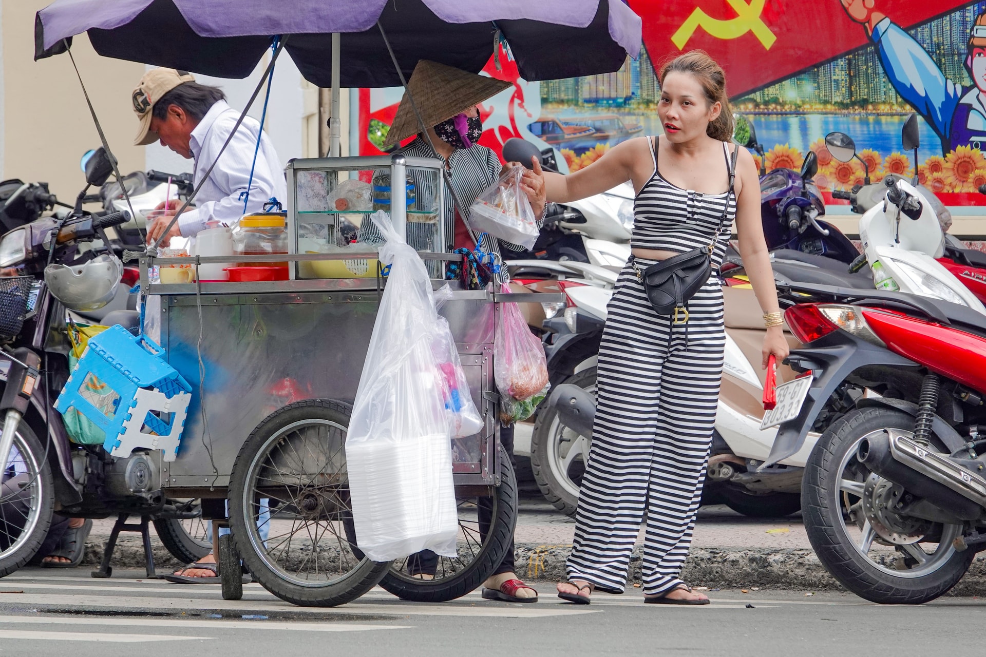 Vừa nghe đề án thu phí vỉa hè, tiểu thương hét lớn: Chắc tôi trốn luôn - 3