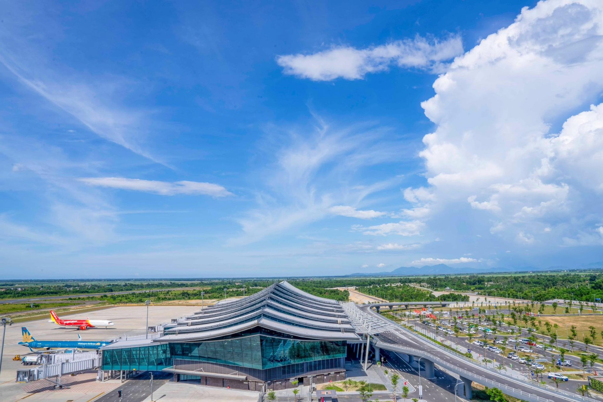 Ấn tượng hình ảnh kiến trúc sân bay 'độc nhất vô nhị' ở Việt Nam ảnh 2