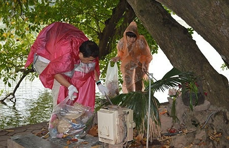 Doanh nhân Nhật Bản hơn 10 năm nhặt rác hồ Gươm để trả ơn Việt Nam - 7