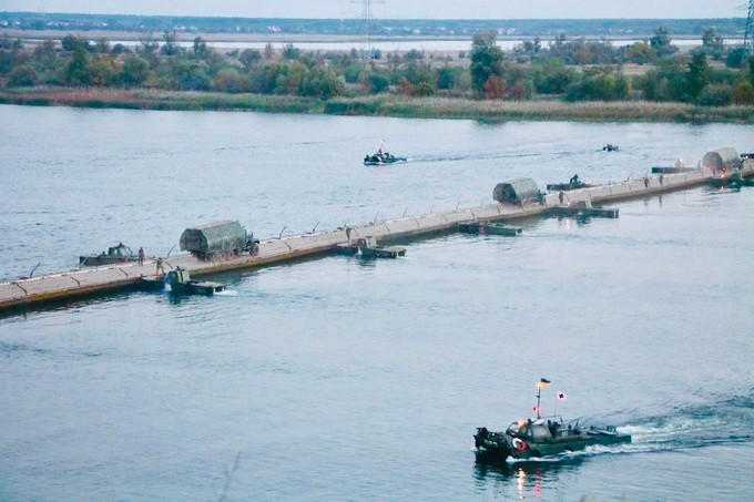 Ukraine lập đầu cầu đổ bộ ở Kherson, bước ngoặt phản công đã đến? - 1