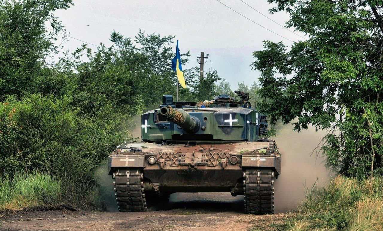Những bí mật Nga có thể khai thác từ xe tăng Đức Leopard tại Ukraine  - 4