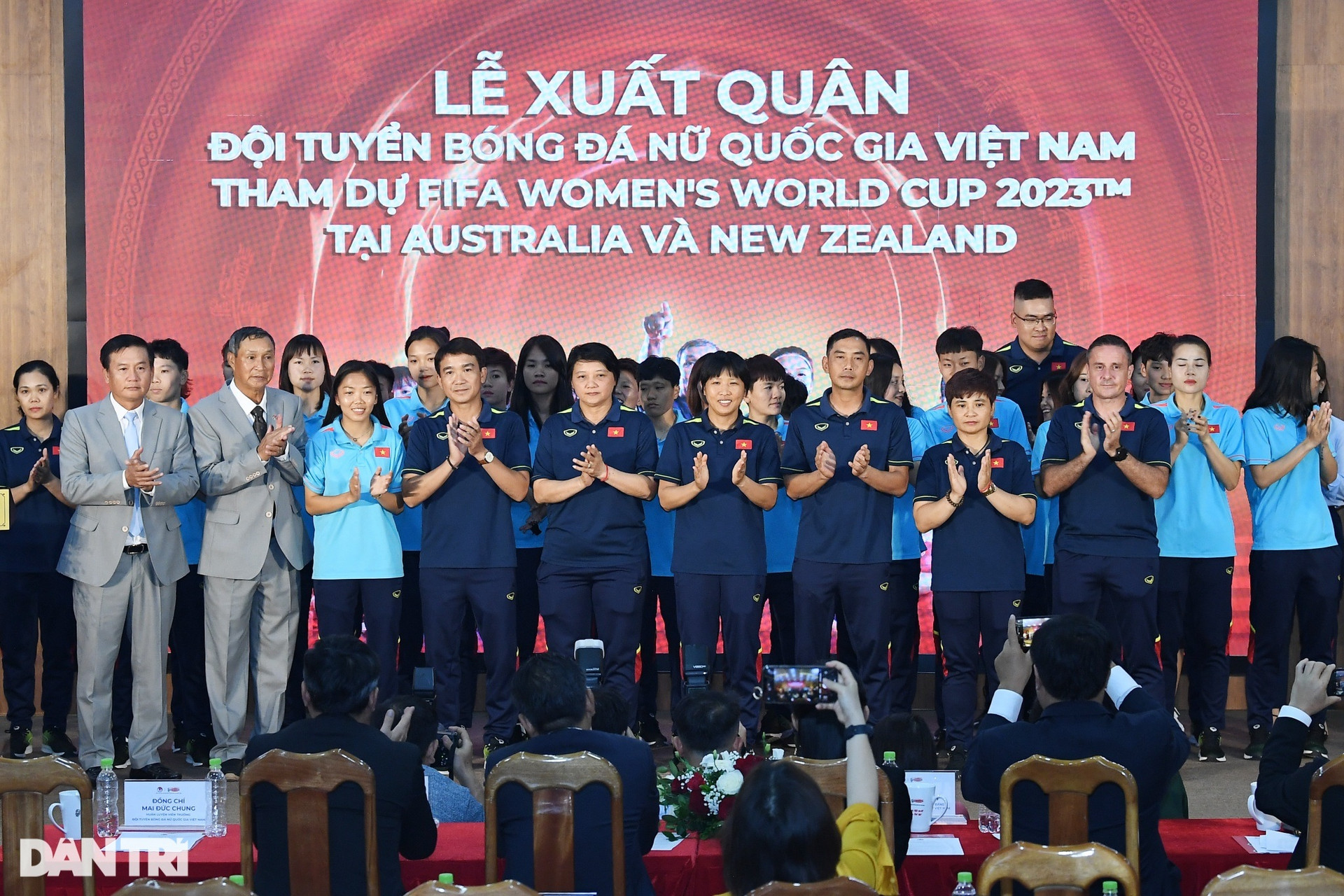 Huỳnh Như nghẹn ngào, xúc động trong lễ xuất quân dự World Cup 2023 - 6