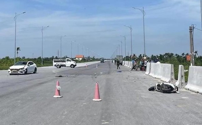 Vụ tai nạn khiến ca nương Tú Thanh tử vong: Dựng rào chắn cấm xe vào đường ven biển ảnh 2