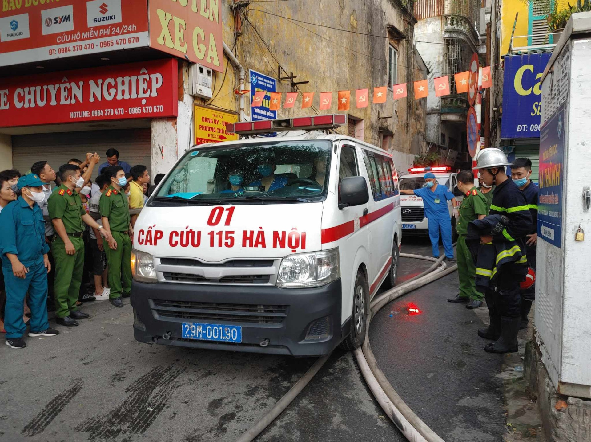 Hiện trường vụ cháy nhà, 3 người chết ở Hà Nội - 5