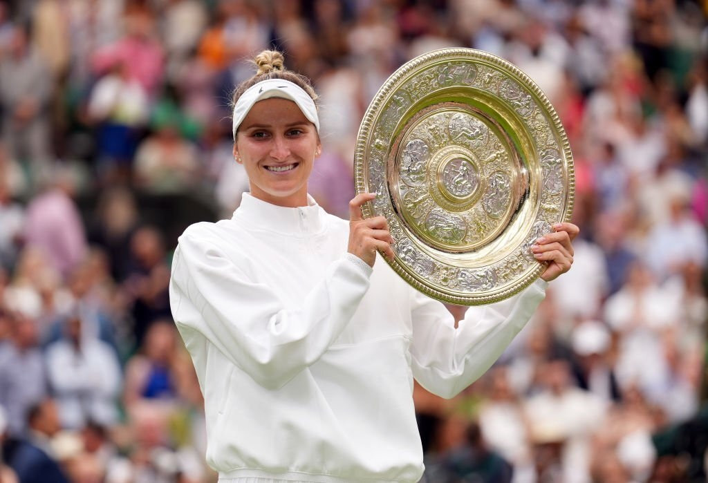 Tay vợt vô danh Vondrousova vô địch Wimbledon 2023 - 1