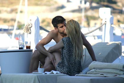 Sốc: Shakira lộ clip sex với Pique ảnh 2