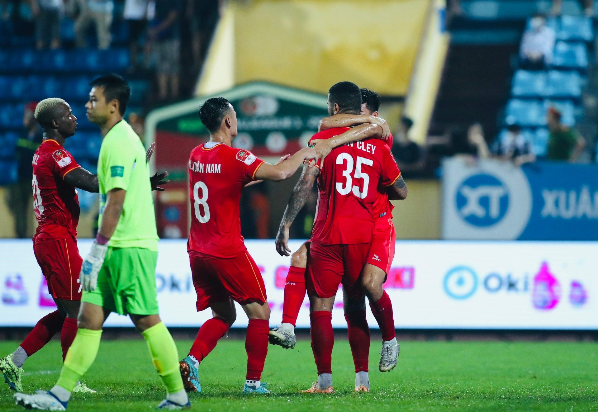 Quang Hải mờ nhạt, CLB Công An Hà Nội giành 3 điểm phút cuối - 4