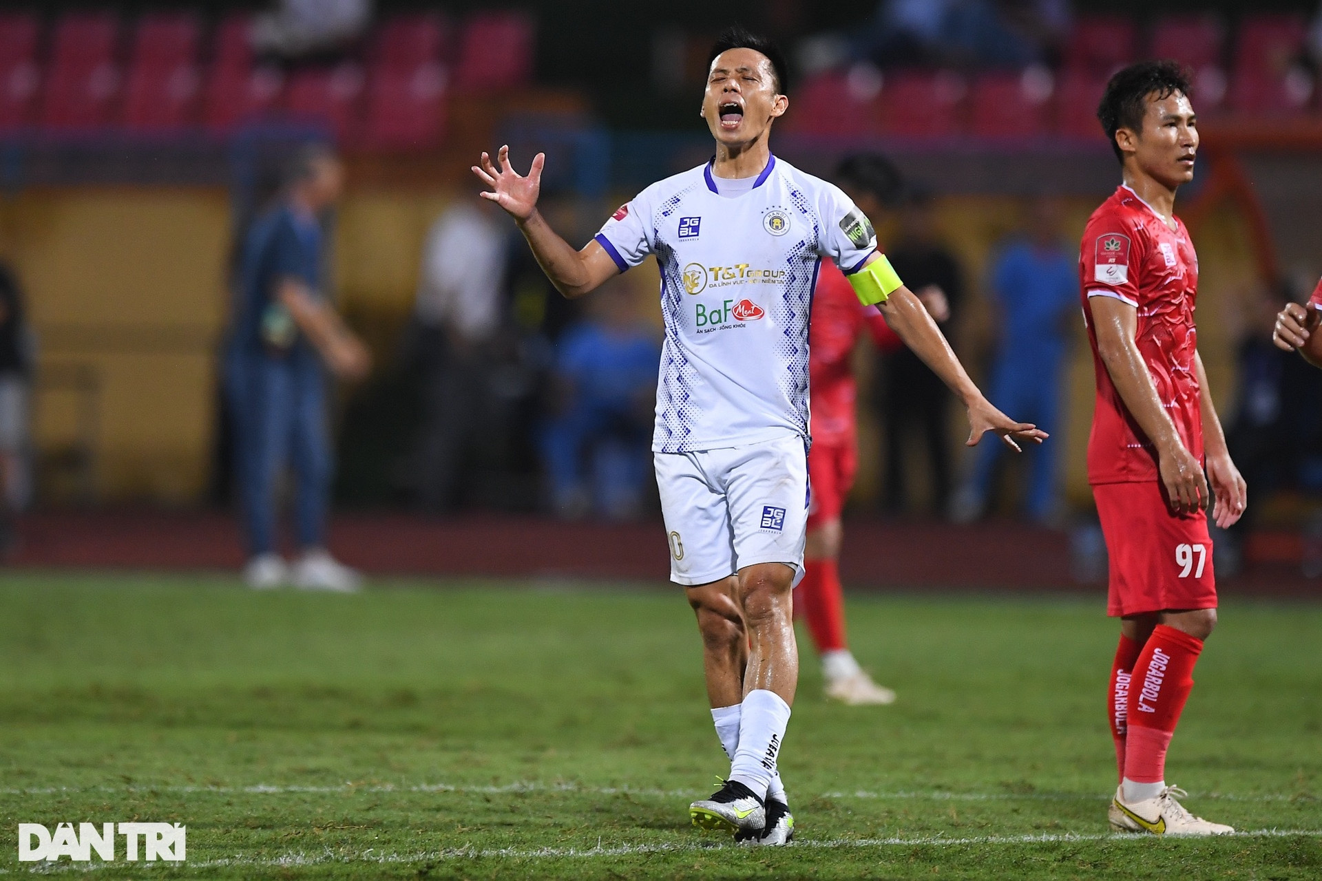 Văn Quyết lập công, CLB Hà Nội giữ ngôi đầu bảng V-League 2023 - 4