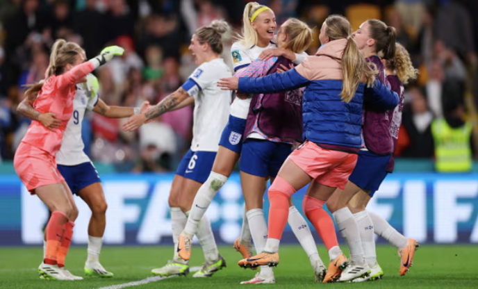 Chơi thiếu người, tuyển nữ Anh may mắn thoát hiểm tại World Cup 2023 - 3