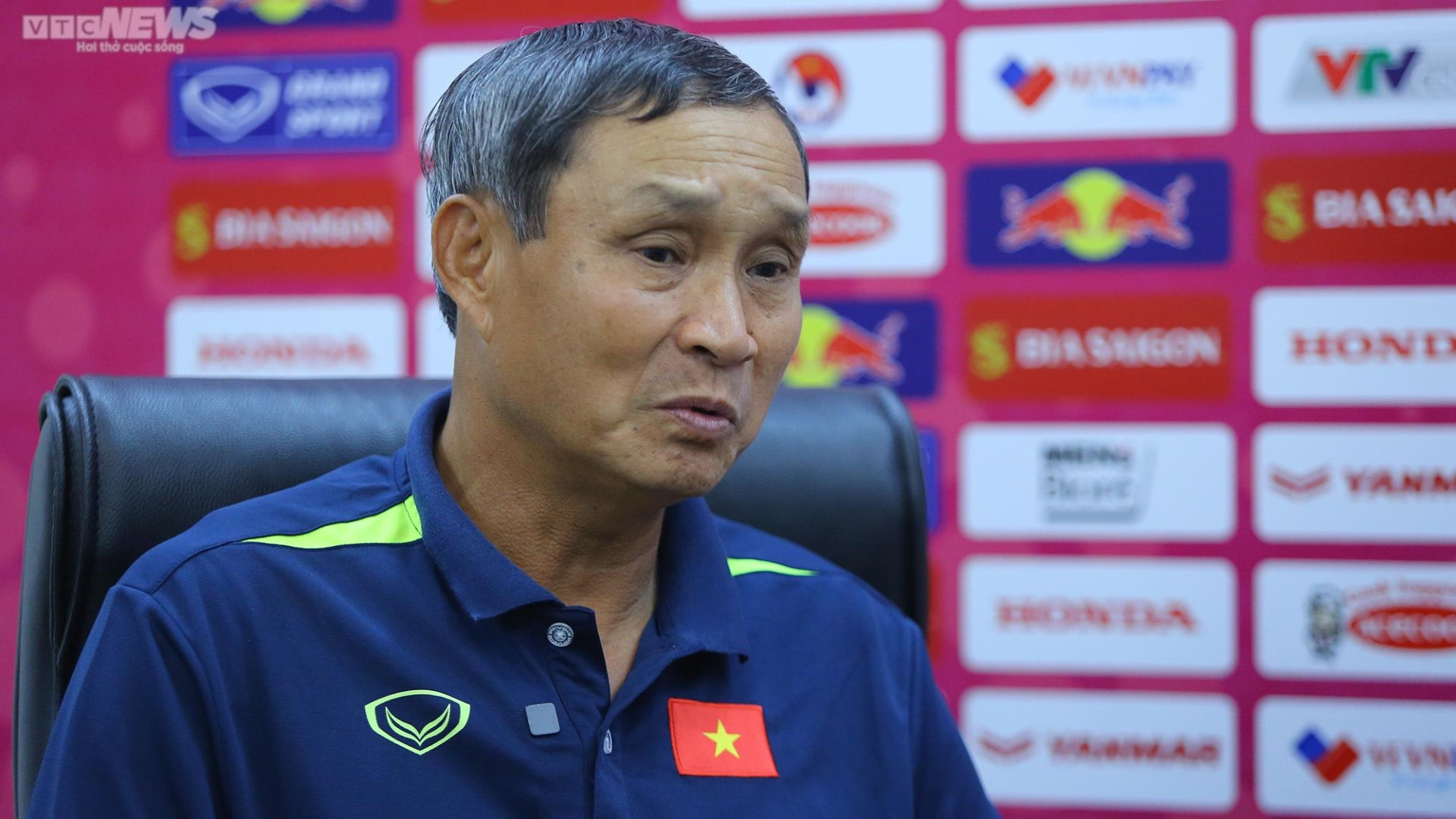 HLV Mai Đức Chung: Thật tiếc, tuyển nữ Việt Nam chưa ghi bàn ở World Cup - 6