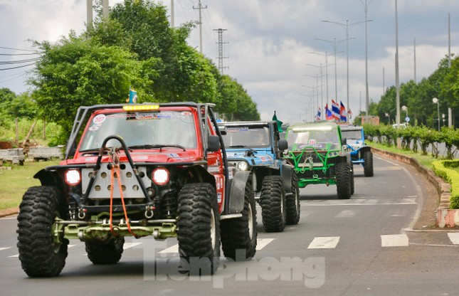 Hàng trăm ô tô địa hình diễu hành ở Đắk Lắk ảnh 3