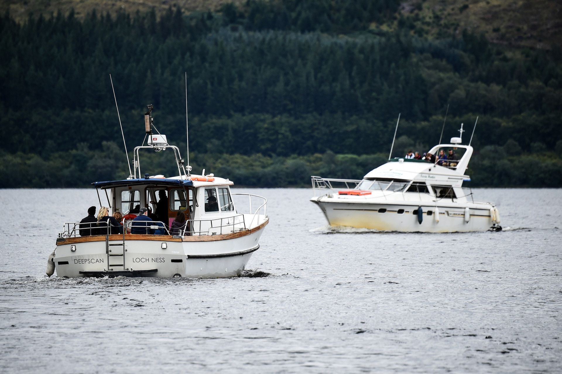 Cuộc săn lùng quái vật hồ Loch Ness lớn chưa từng thấy - 2