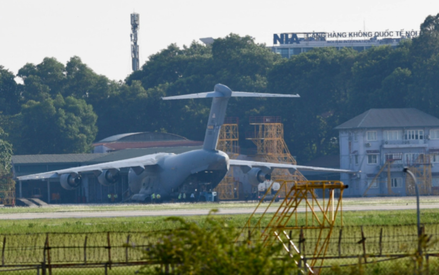 Siêu vận tải 'ngựa thồ' C-17 phục vụ đoàn ông Biden đến Hà Nội có gì đặc biệt? - 2