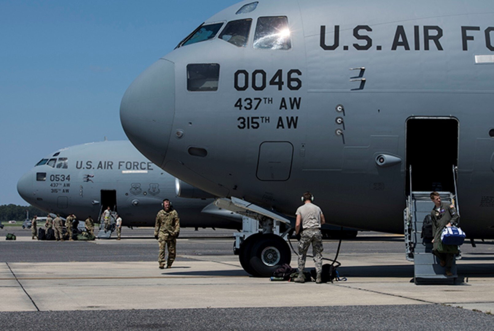 Siêu vận tải 'ngựa thồ' C-17 phục vụ đoàn ông Biden đến Hà Nội có gì đặc biệt? - 7