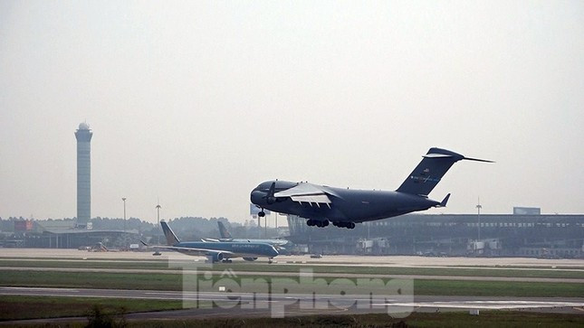 'Siêu máy bay' phục vụ Tổng thống Mỹ đến Hà Nội ảnh 2