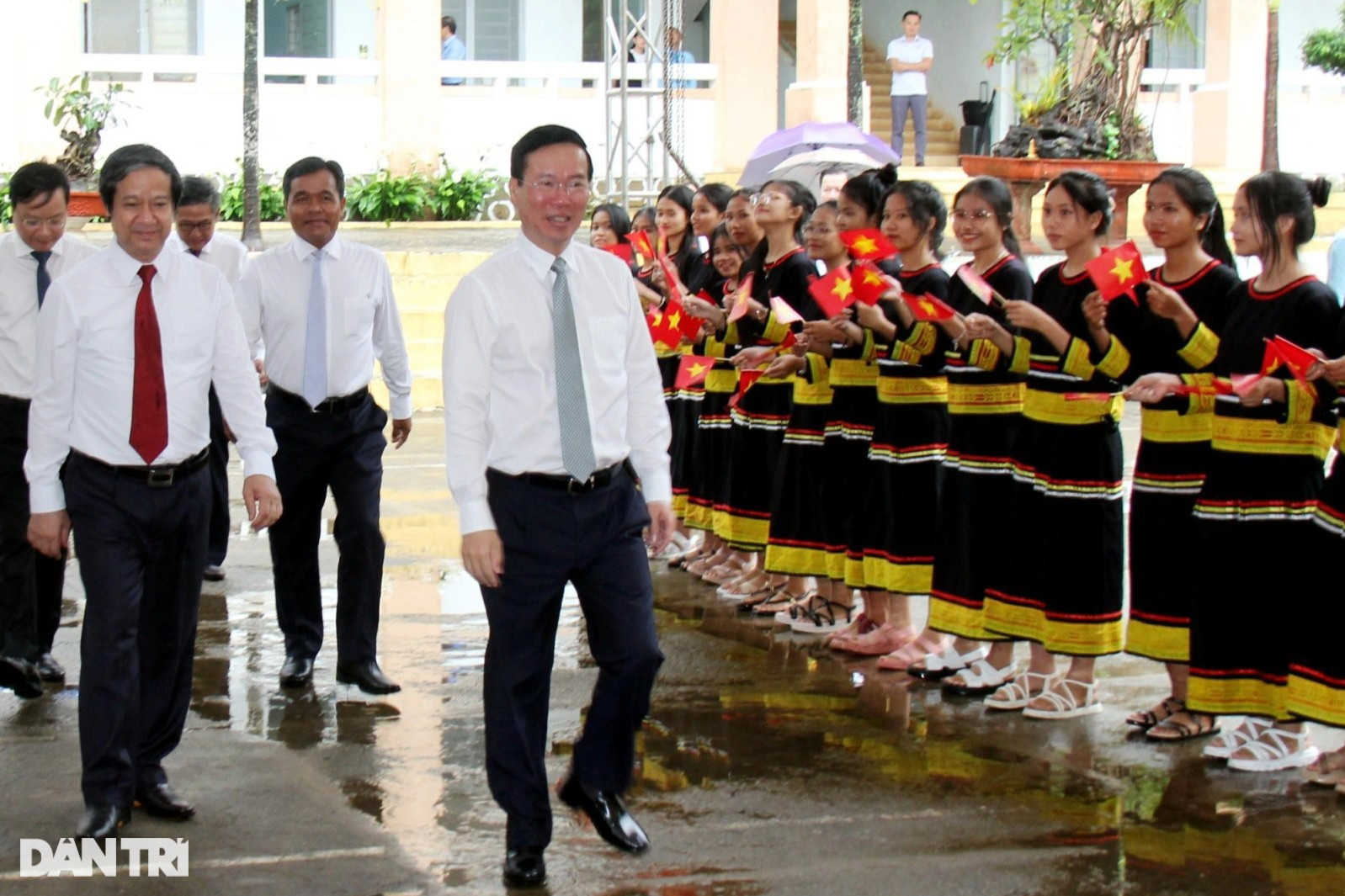 Chủ tịch nước Võ Văn Thưởng dự lễ khai giảng, dặn dò các thầy cô ở Gia Lai - 2