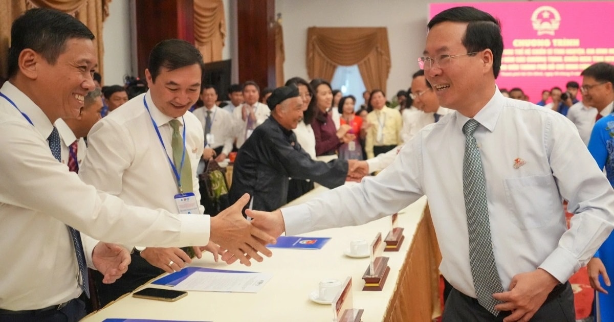 Chủ tịch nước biểu dương các thế hệ chiến sĩ tình nguyện tiêu biểu