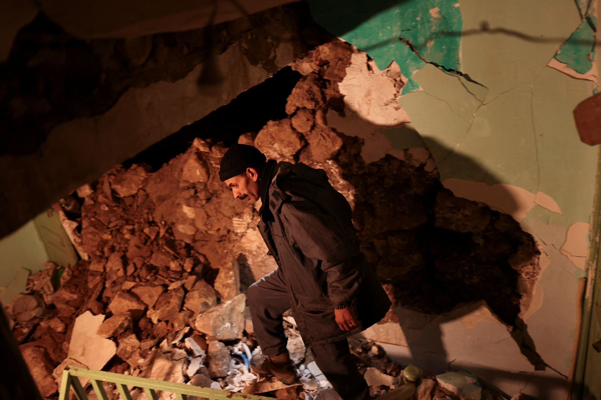 Cảnh màn trời, chiếu đất ở Morocco sau thảm họa động đất chết chóc - 10