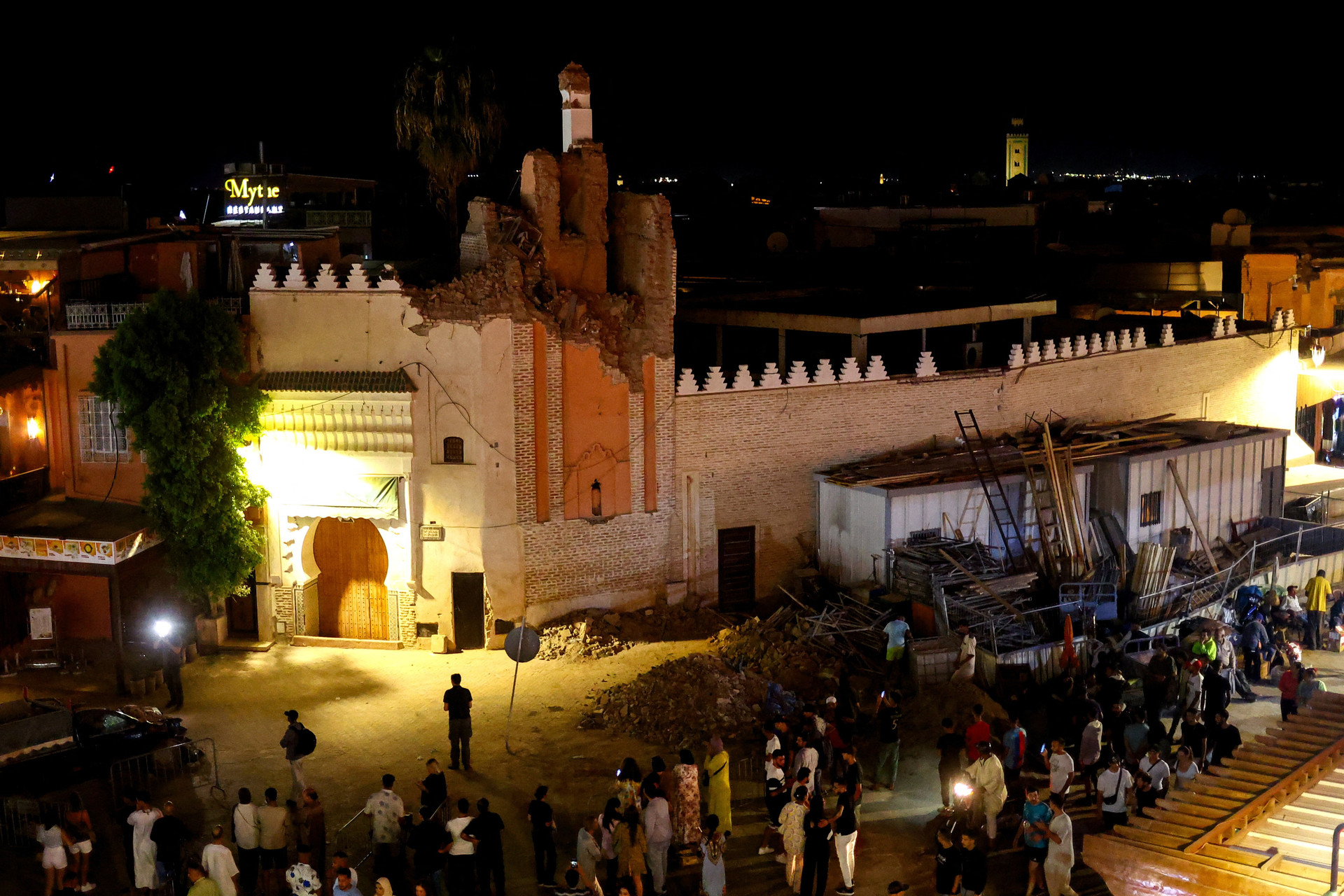 Cảnh màn trời, chiếu đất ở Morocco sau thảm họa động đất chết chóc - 7