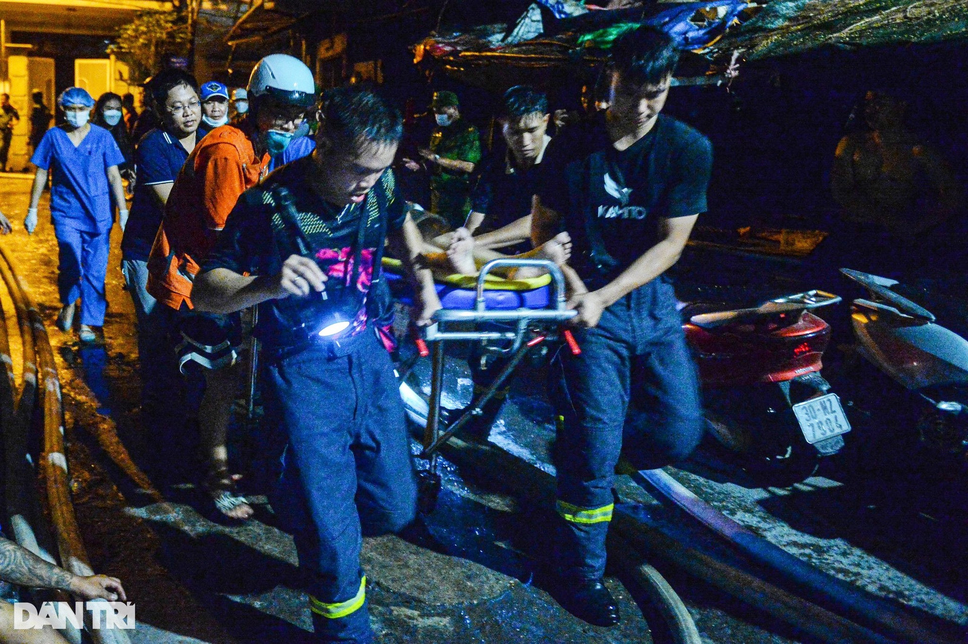 16 trẻ em thiệt mạng trong vụ cháy chung cư mini ở Hà Nội - 1