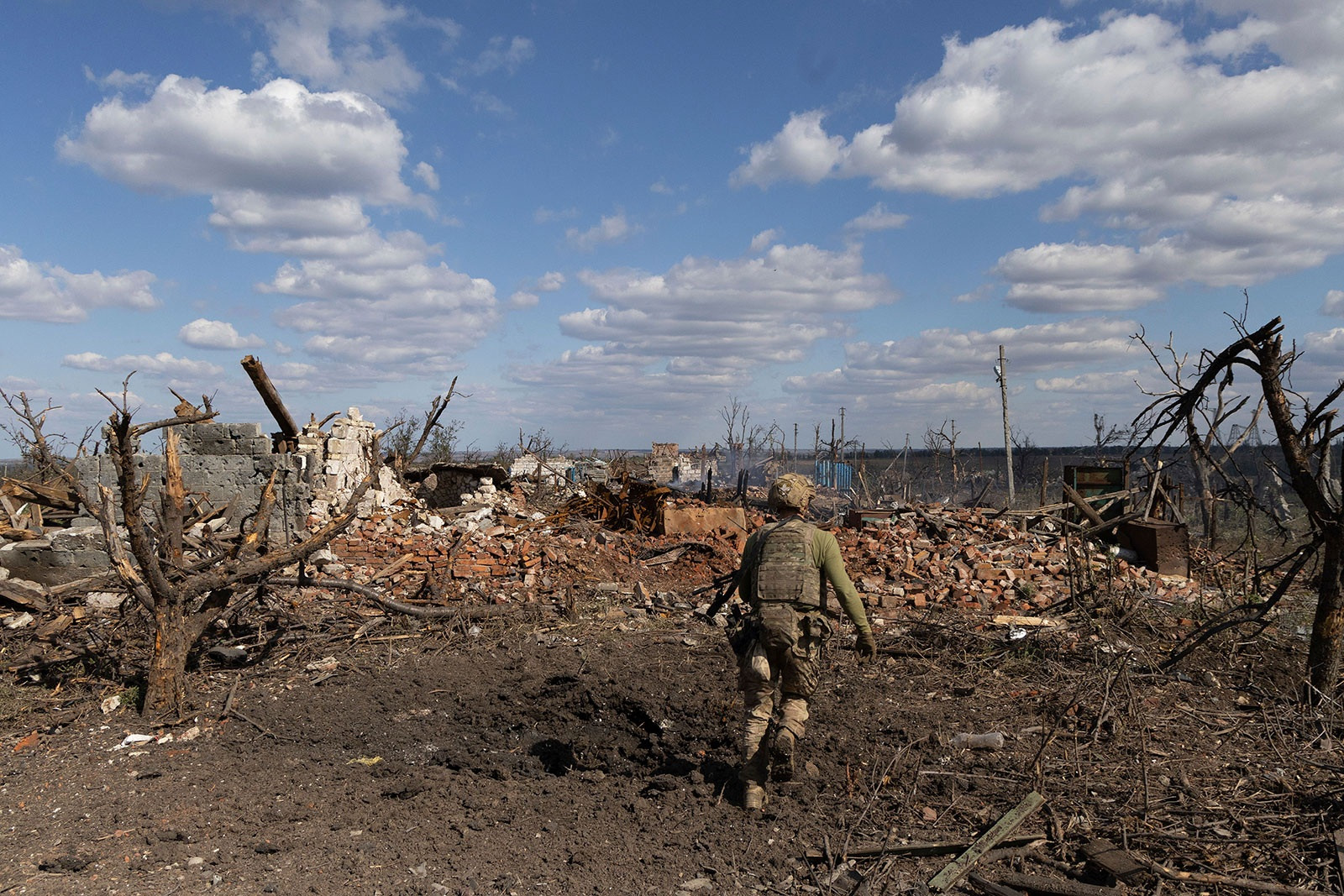 Ukraine đột thủng lớp phòng thủ trọng yếu của Nga, Moscow ra sức vá lỗ hổng - 1