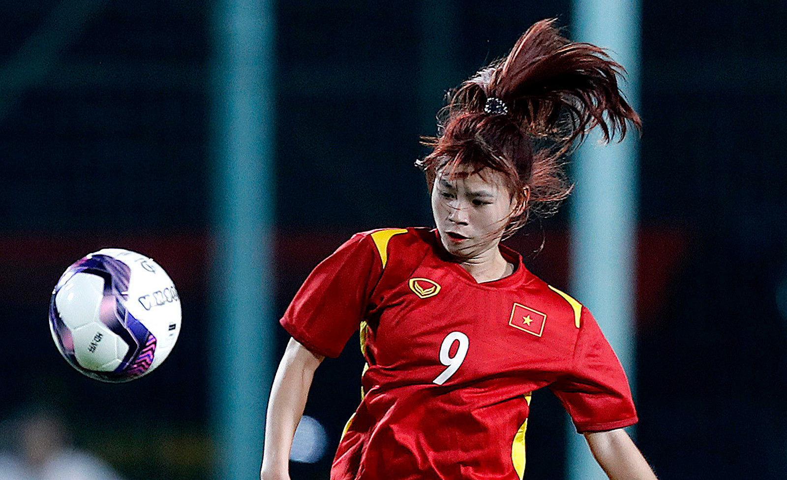 Thanh Hiếu toả sáng trong chiến thắng của U17 nữ Việt Nam.