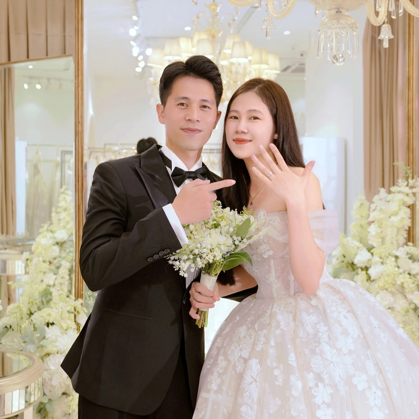 Vợ mới cưới xinh đẹp, yêu 8 năm của cầu thủ Trần Đình Trọng - 2