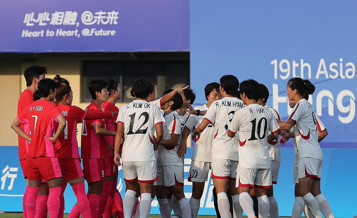 Đội tuyển nữ Triều Tiên đánh bại Hàn Quốc, vào bán kết Asiad 19 - 2