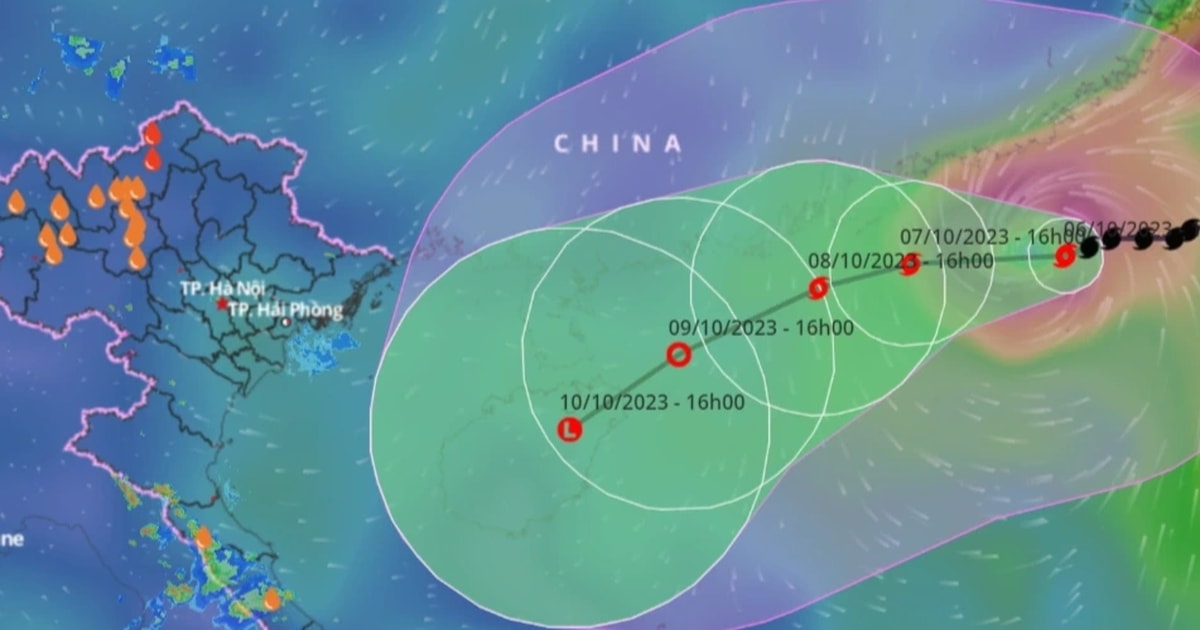 Bão Koinu bất ngờ mạnh lên trên Biển Đông