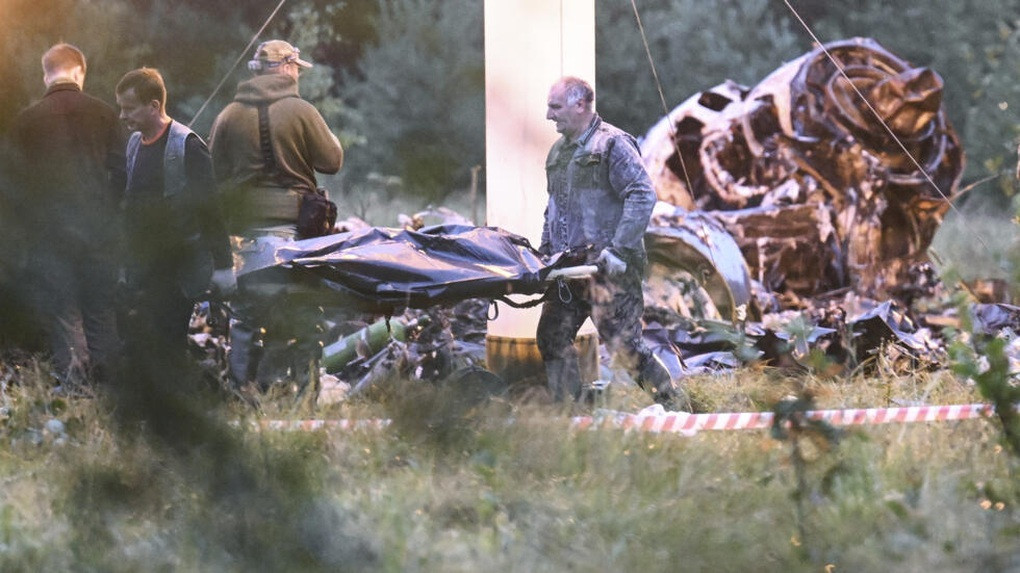 Tìm thấy mảnh lựu đạn trên thi thể nạn nhân vụ rơi máy bay chở Prigozhin - 1