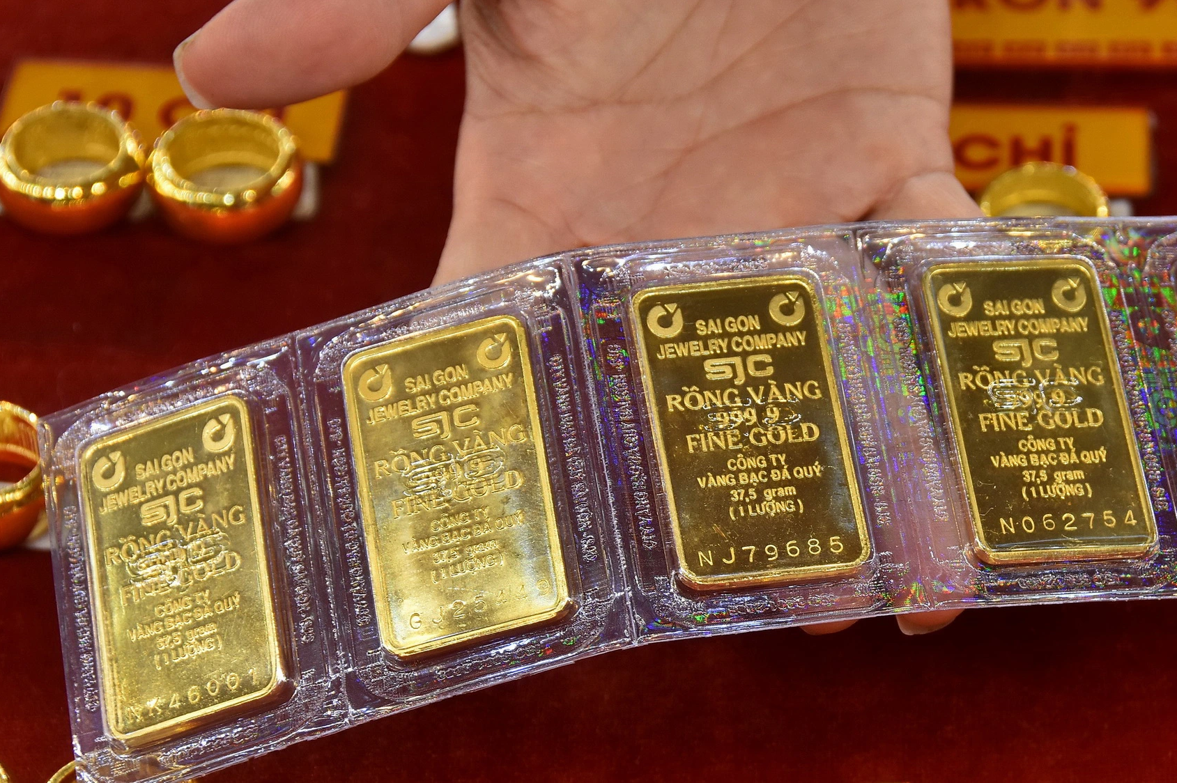 Giá vàng miếng SJC đạt 69,3 triệu đồng/lượng, cao nhất từ đầu năm 2023. (Ảnh minh họa: Người Lao động)