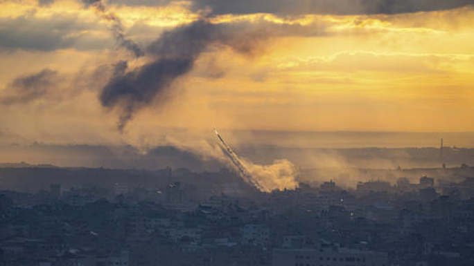 Israel tuyên bố bao vây toàn diện dải Gaza - Ảnh 1.