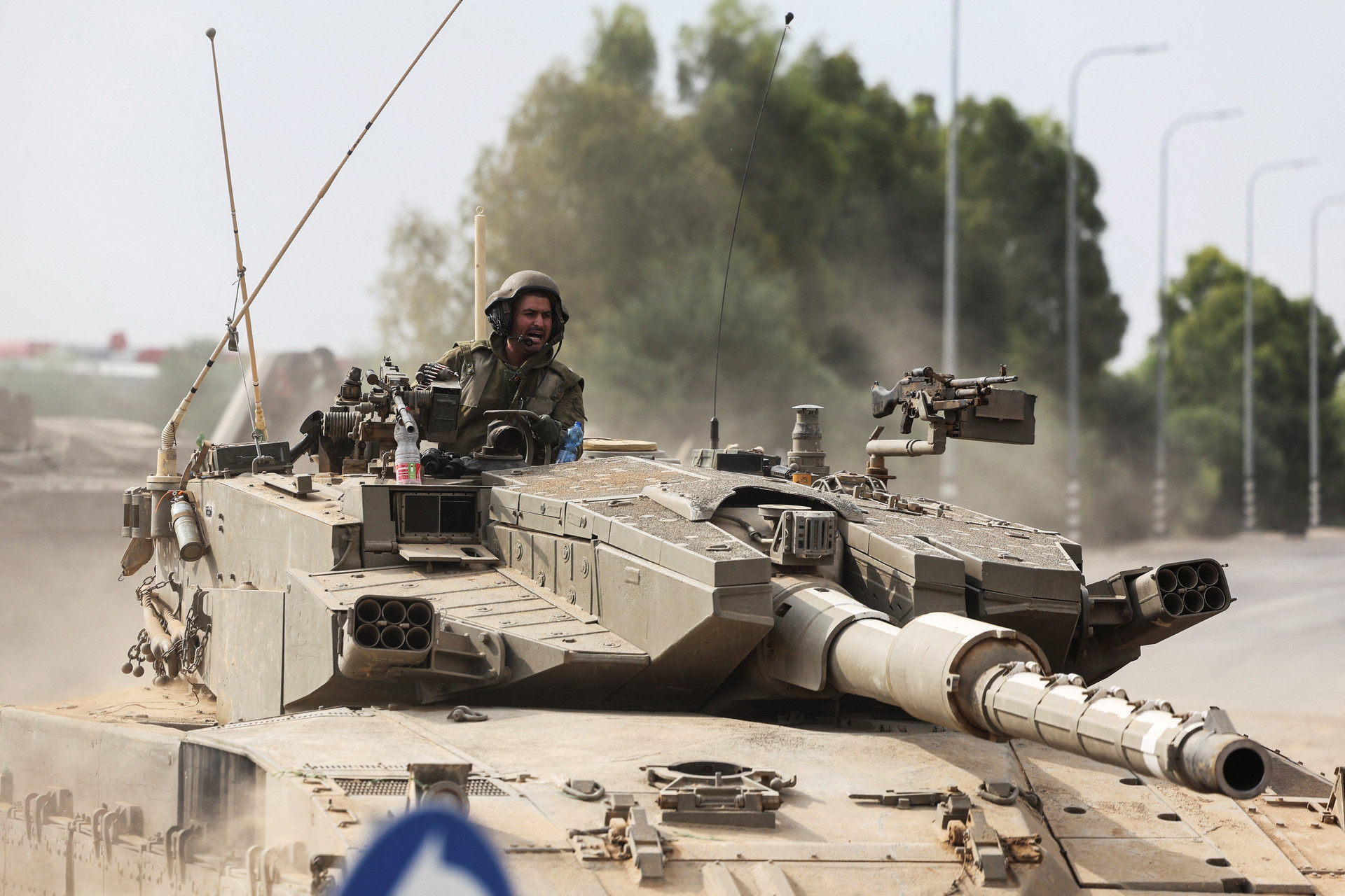 Israel tung 300.000 quân, lên dây cót tấn công toàn diện vào Gaza - 1