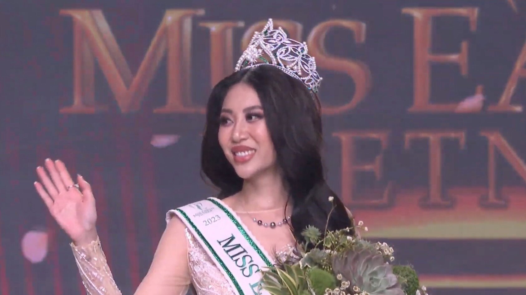 Đỗ Thị Lan Anh đăng quang Hoa hậu Trái đất Việt Nam 2023.