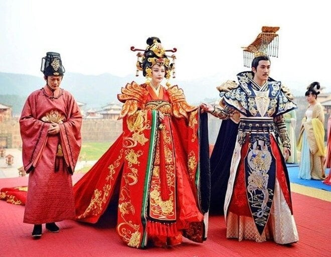 Lễ cưới của hoàng hậu và hoàng đế rất nhiều lễ nghi phức tạp hơn nhiều so với người dân. (Ảnh: Sohu)