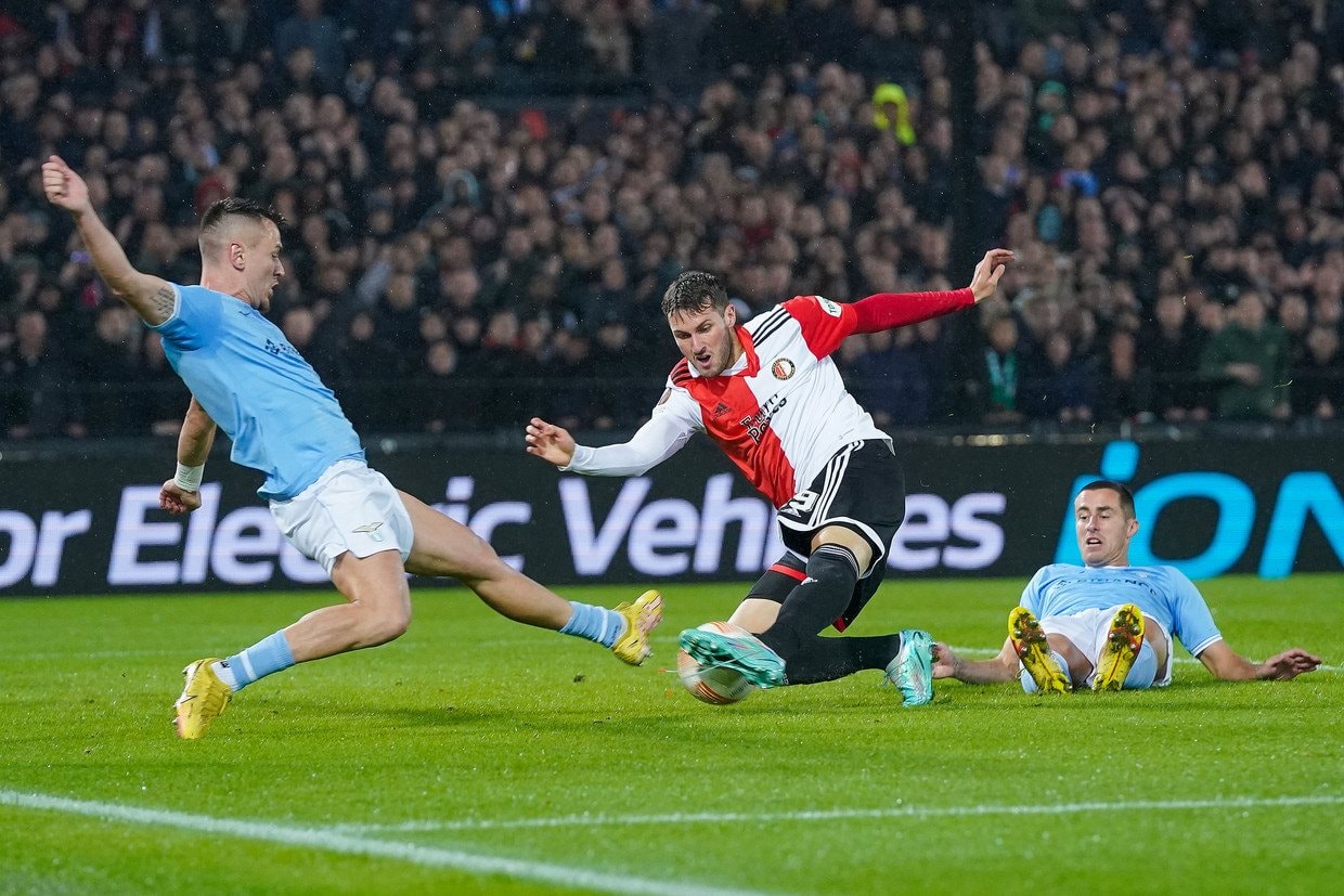 feyenoord-wint-op-zn-italiaans-van-lazio-geen-nachtmerrie-maar-groots-feest-in-rotterdam.jpg