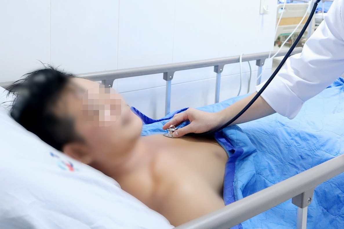 TPHCM: 10 phút hồi sinh người đàn ông bị điện giật ngưng thở - 1