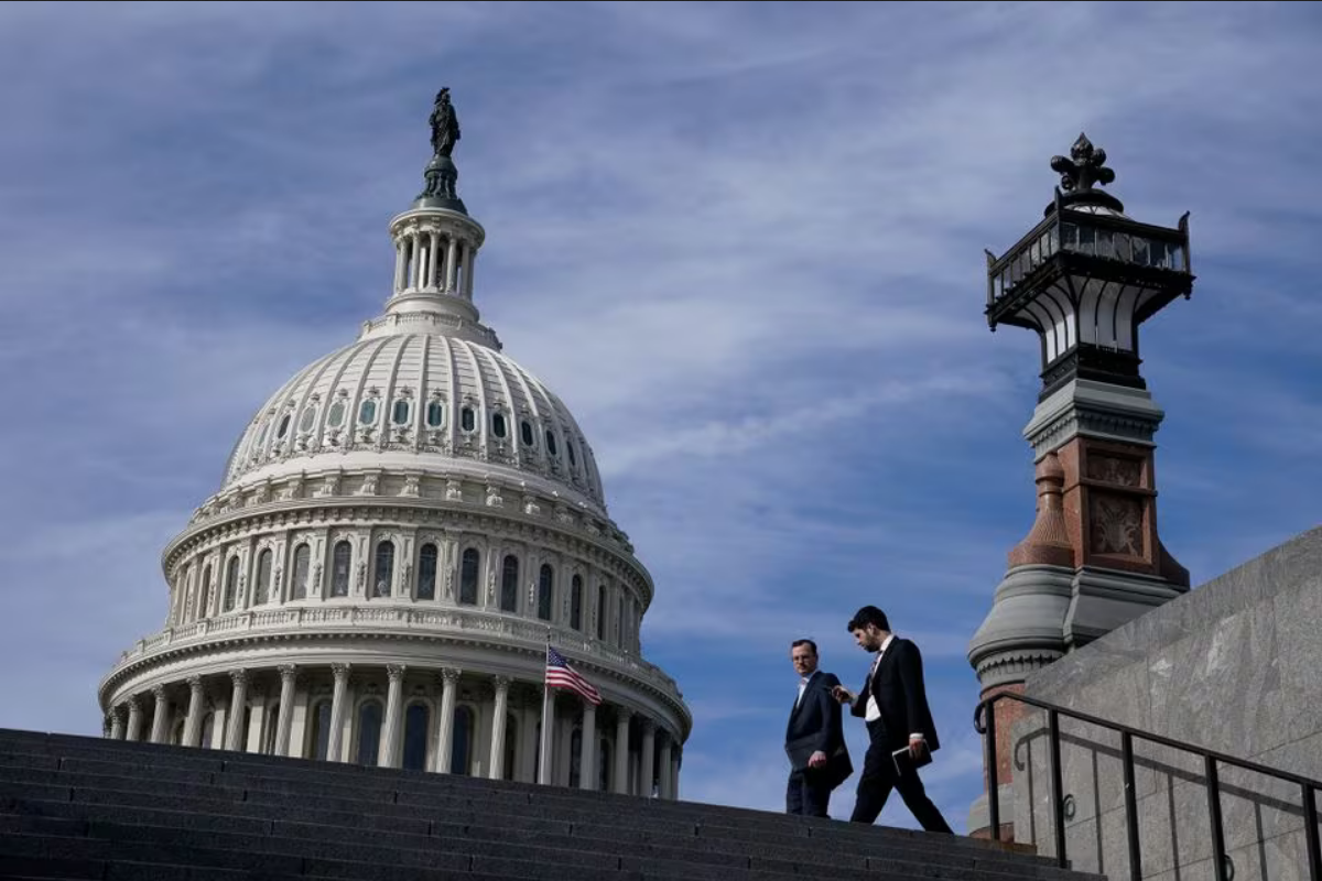 Thượng viện Mỹ duyệt gói ngân sách khẩn, vẫn không có viện trợ cho Ukraine - 1