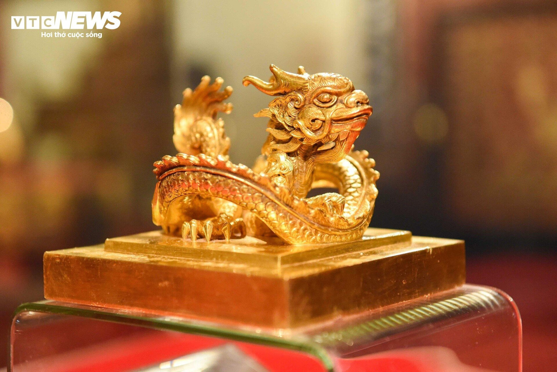 Cận cảnh ấn vàng 'Hoàng đế chi bảo' trưng bày tại bảo tàng tư nhân ở Bắc Ninh - 3