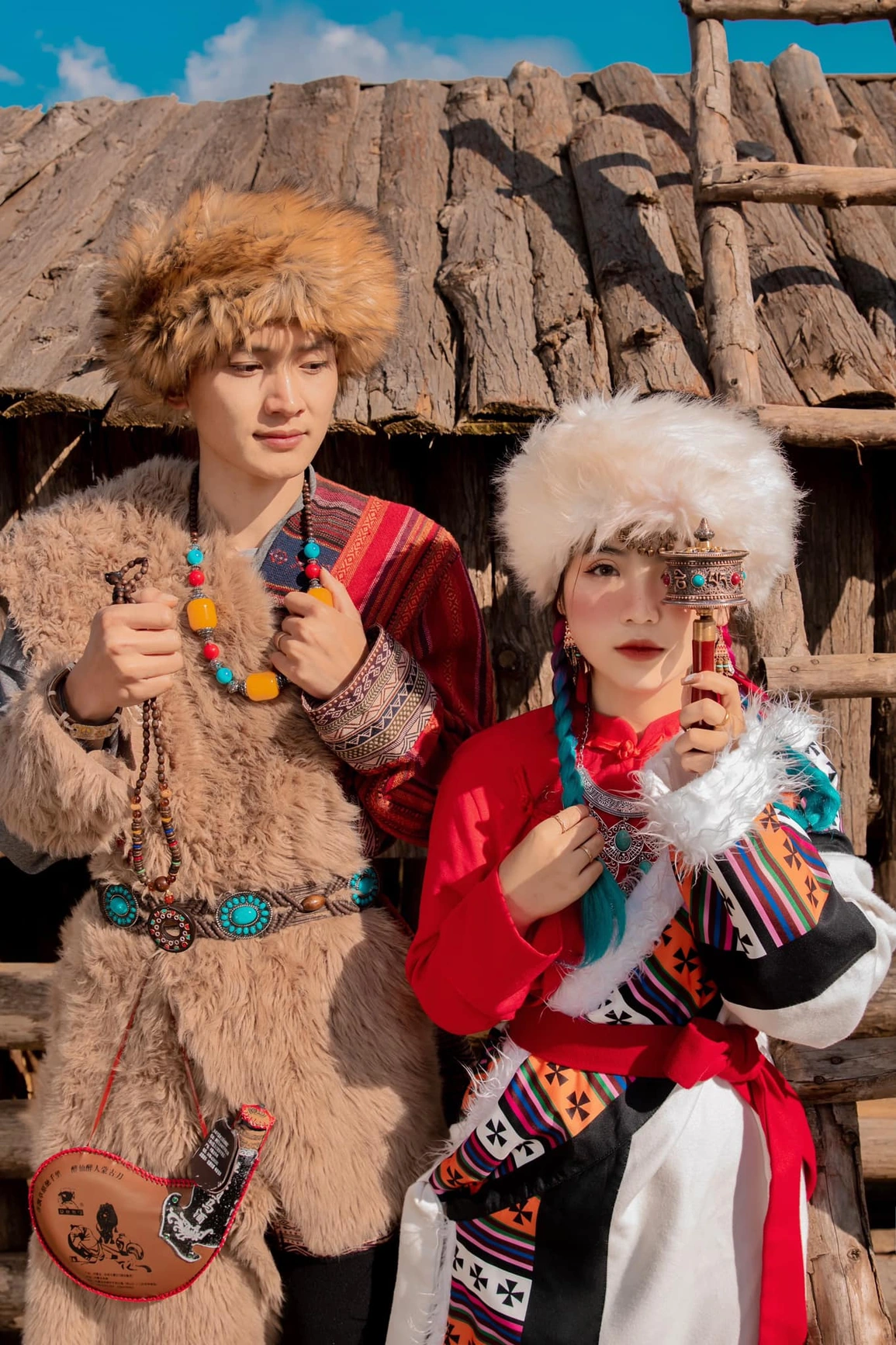 Khách Việt bức xúc vì trang phục ngoại lai Mông Cổ, Tây Tạng tràn ngập Sapa - 1