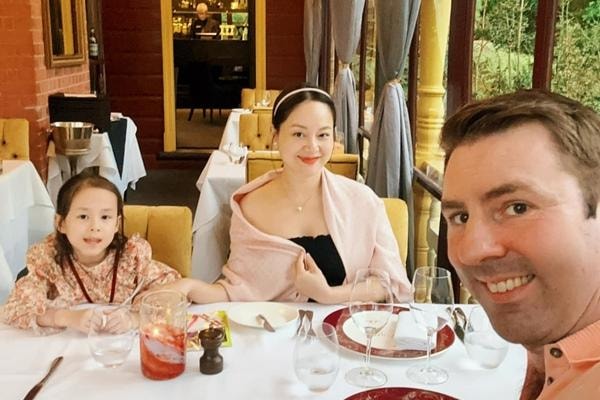 Lan Phương khoe ảnh gia đình bên trời Tây, tiết lộ điểm thay đổi khi mang thai nhóc tỳ thứ 2