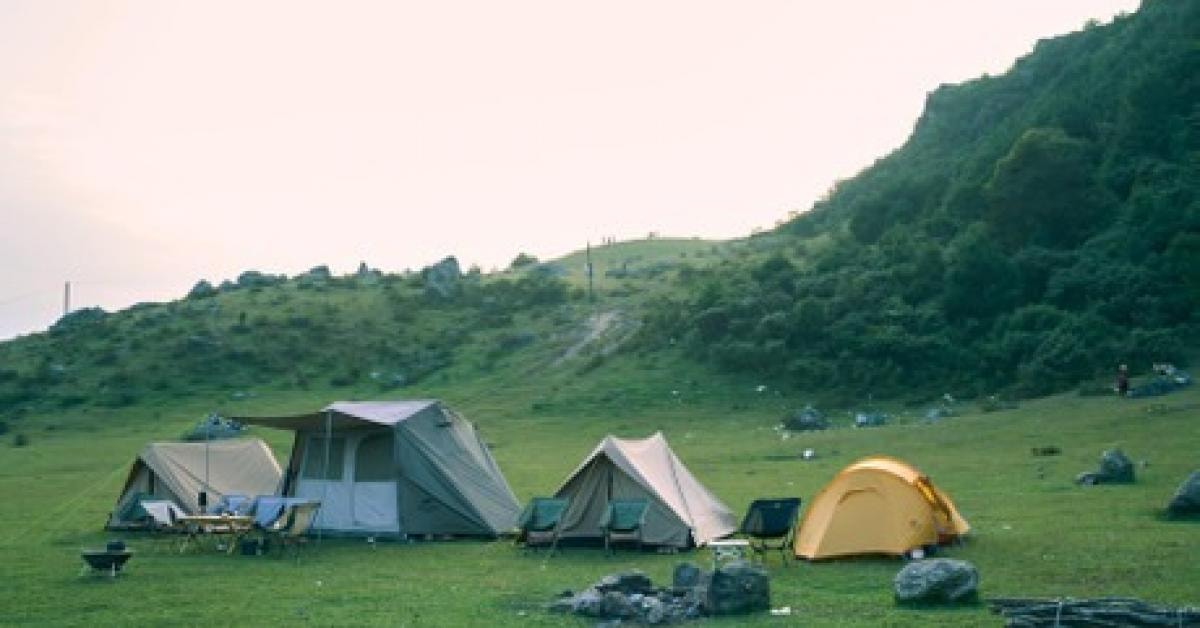 Cao nguyên xanh hút khách tới cắm trại, săn mây, ngắm sao đêm ở Bắc Giang