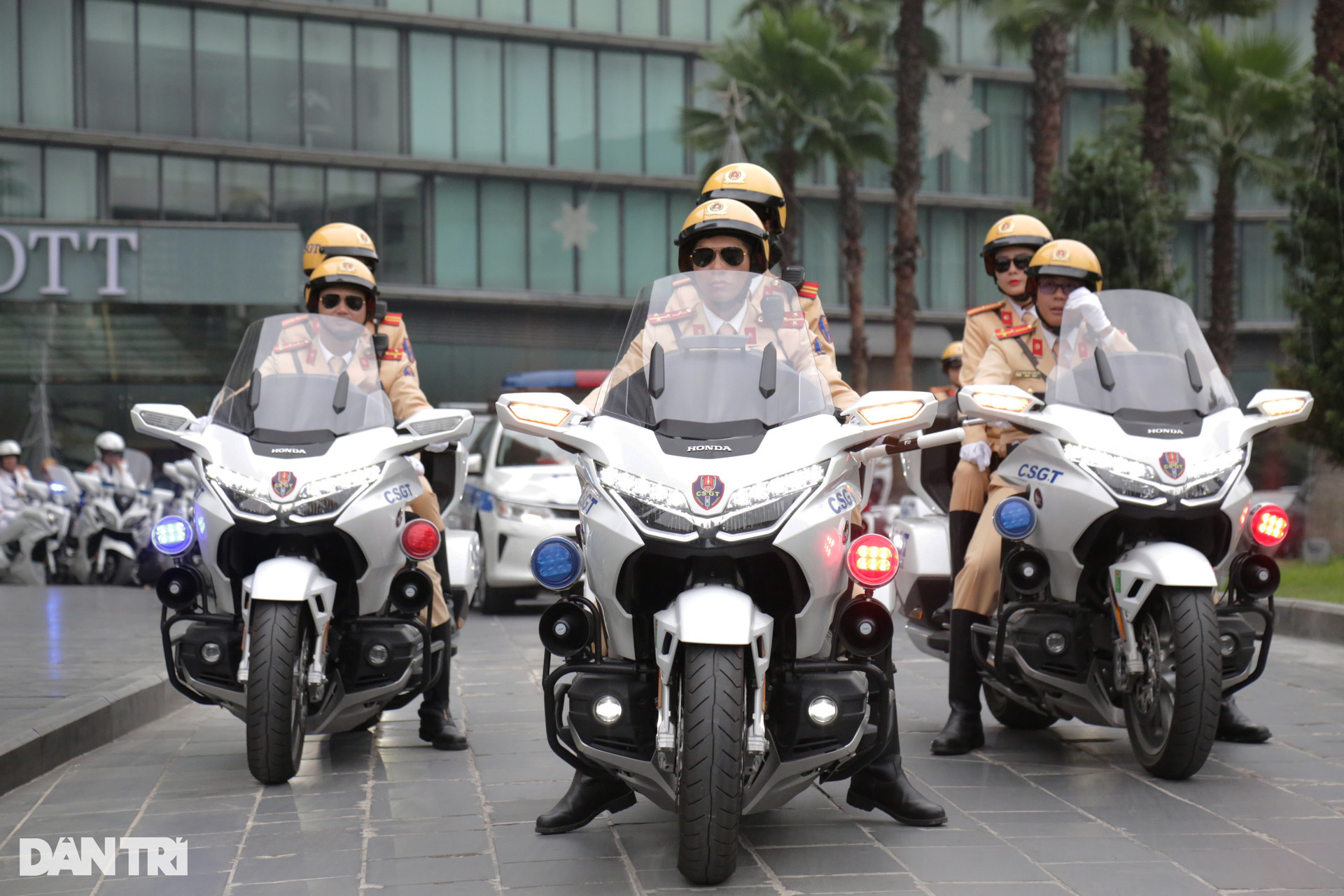 Ngắm dàn siêu mô tô dẫn đoàn khách quốc tế chuẩn bị tới Hà Nội - 2