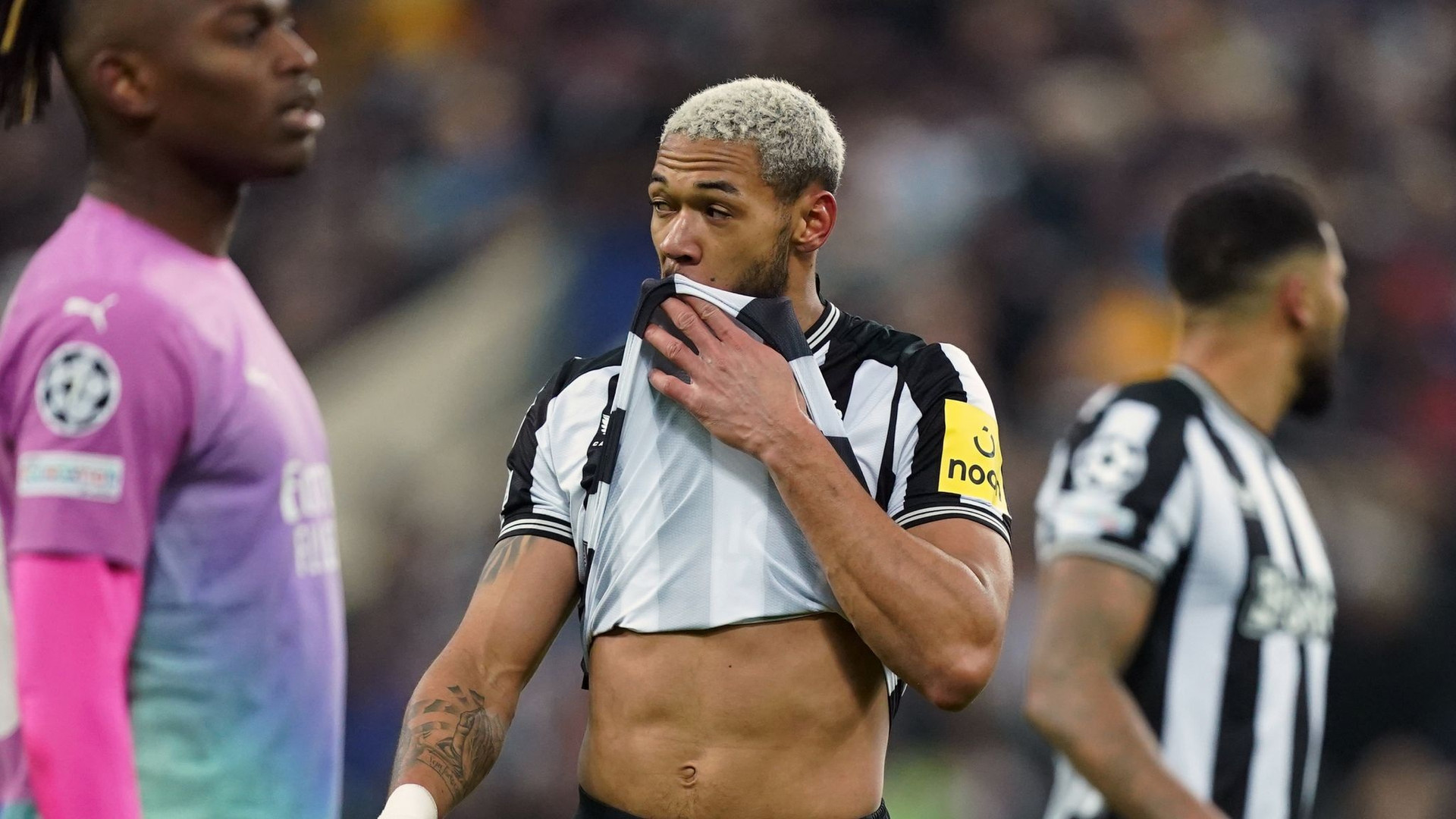 PSG giành vé đi tiếp kịch tính, Newcastle bị đẩy xuống cuối bảng tử thần - 3