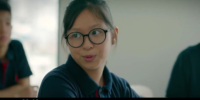 Cảnh học sinh nữ đánh nhau khiến cô giáo ngất xỉu trong phim Việt giờ vàng gây tranh cãi ảnh 2