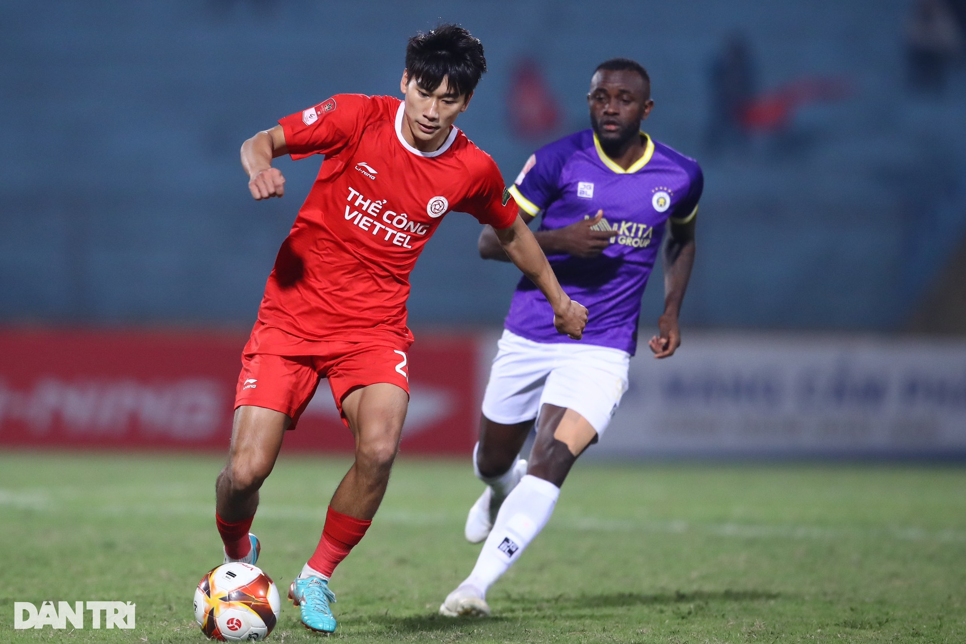 Văn Quyết tỏa sáng, Hà Nội FC đánh bại Thể Công Viettel - 3