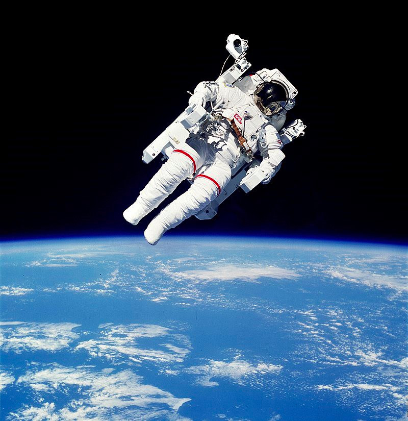 sts41b-35-1613_-_bruce_mccandless_ii_during_eva_-retouched-.jpg